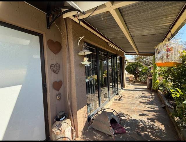 6 BEDROOM HOUSE FOR SALE IN VANDERBIJLPARK CW 6